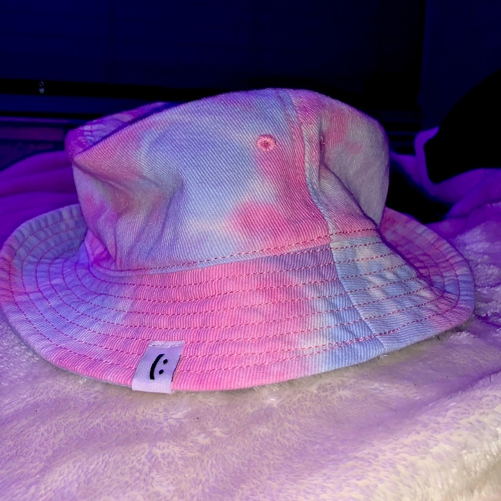 Tie dye bucket hat